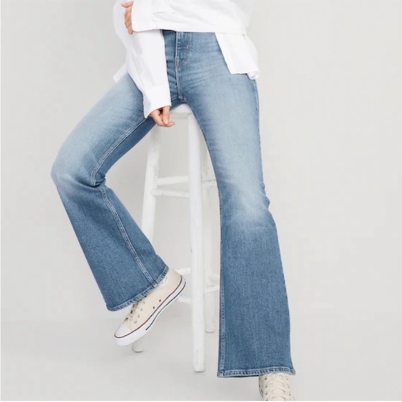 Old Navy High-Rise Flare Jeans in Size 18 - Picture 1 of 5